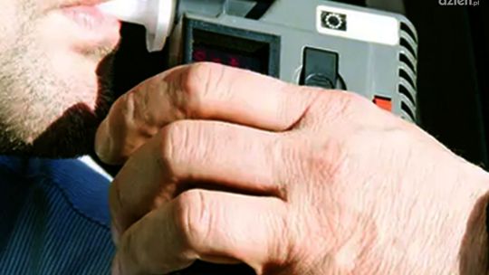 Miał 1,5 promila, wjechał w sygnalizator