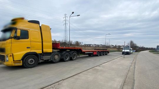 Miał zakaz prowadzenia pojazdów i zatrzymane uprawnienia. Wpadł na "dwunastce" Miał zakaz prowadzenia pojazdów i zatrzymane uprawnienia. Wpadł na "dwunastce"