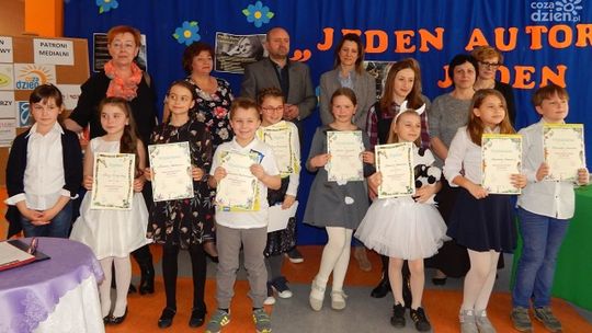 Międzyszkolny Konkurs Recytatorski "Jeden autor – jeden wiersz"