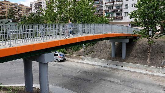 Mieszkańcy mogą już korzystać z nowej kładki na radomskim Ustroniu
