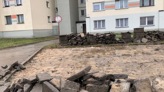 Mieszkaniec bloku przy Mieszka I 15 prosi o pomoc