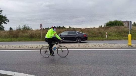 Mimo wypadku wyruszył w dalszą trasę