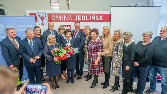 Minister rodziny otworzyła nową kuchnię i stołówkę w Jedlińsku 