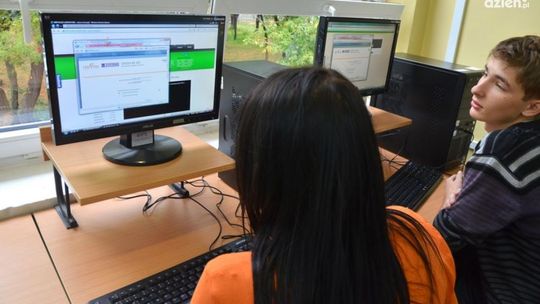 Mirów. Ruszyły szkolenia internetowe