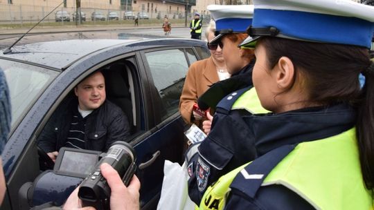 Mistrzyni kierownicy i policjantki na patrolu