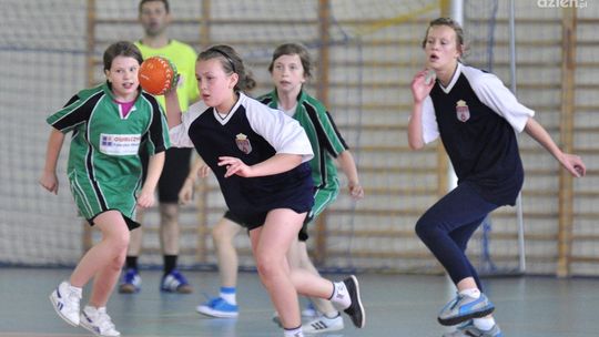 Młode szczypiornistki z Radomia najlepsze w turnieju WSNSiT
