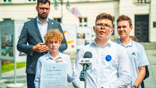 Młodzi Nowocześni wystawili świadectwo ministrowi Czarnkowi. Mają szereg zarzutów