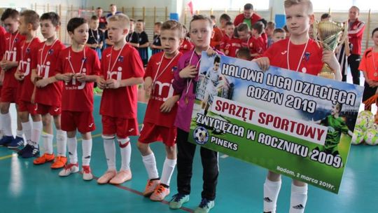 Młodzież z Broni najlepsza na hali