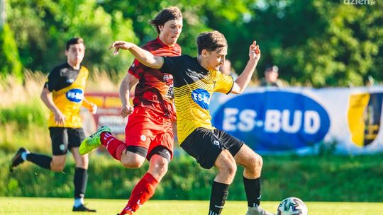 Młodzik Radom wysoko pokonał Grację Tczów i jest o krok od awansu