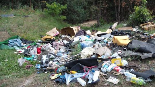 Mnożą się dzikie wysypiska śmieci