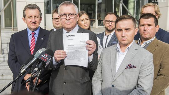 Mordak żąda wyjaśnień od premiera