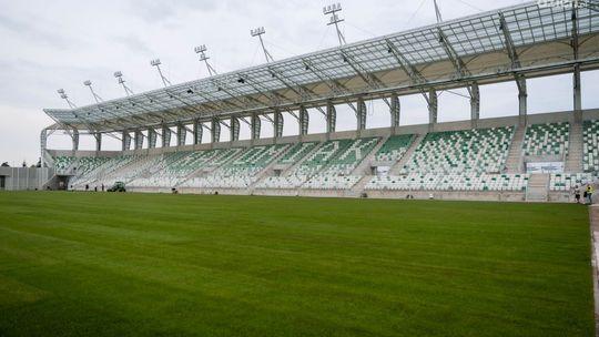 Murawa przy Struga 63 już ułożona! [NOWE ZDJĘCIA]