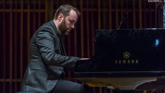 Muzyka naszych czasów – recital fortepianowy Piotra Sałajczyka