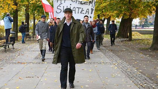 "My chcemy światła"- happening uczniów Kochanowskiego.