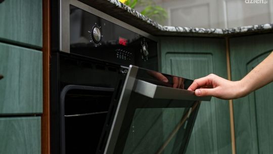 Na co zwrócić uwagę przy zakupie piekarnika parowego?