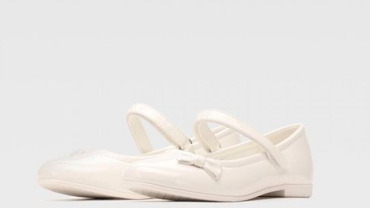 Na co zwrócić uwagę, wybierając buty do I Komunii Świętej dla dziecka?