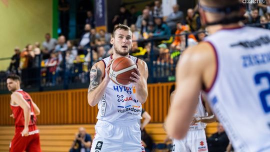Na odwrotnych biegunach. Koszykarze HydroTrucku Radom zagrają w Krakowie