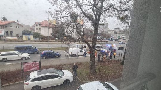 Na pasach przy ul. 1905 roku doszło do potrącenia pieszych 