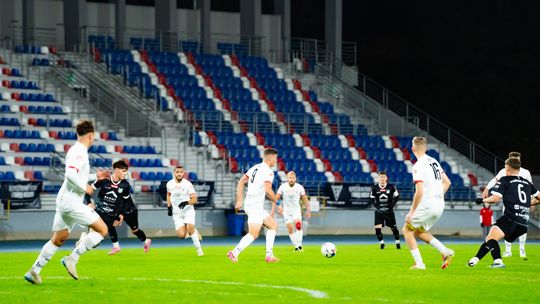 Na stadion przy Narutowicza przyjedzie lider tabeli