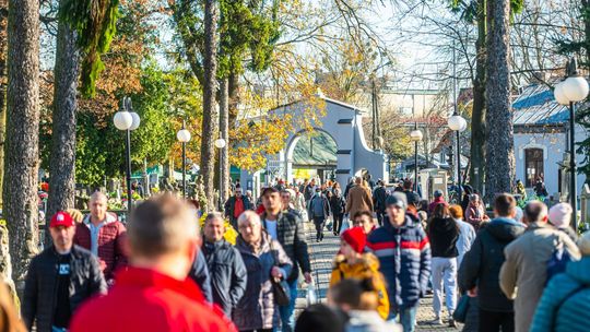 Nabożeństwa na radomskich cmentarzach