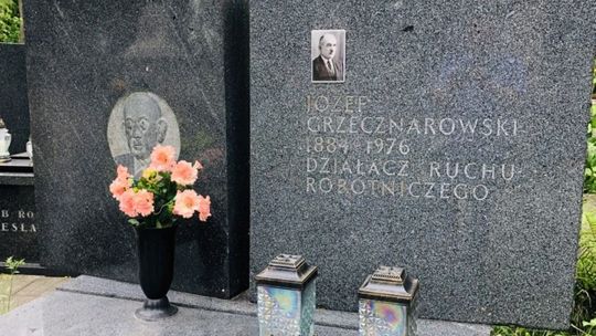 Nagrobek Grzecznarowskiego do remontu 