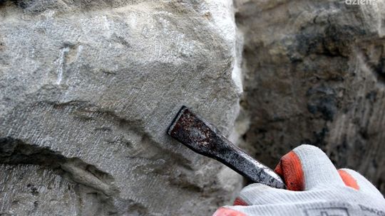 Nagrobki  prawie odnowione