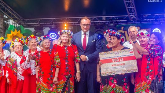 Nagrody dla zespołów ludowych i Kół Gospodyń Wiejskich z gminy Jedlińsk