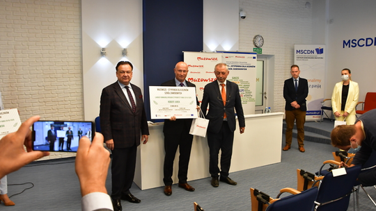 Nagrodzono najlepszych uczniów i nauczycieli z Mazowsza 