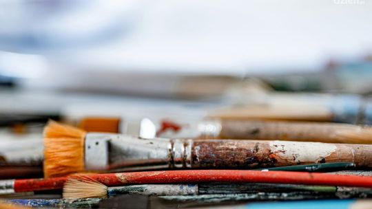 Najlepsze artykuły kreatywne do DIY – co warto mieć w domu i przedszkolu?