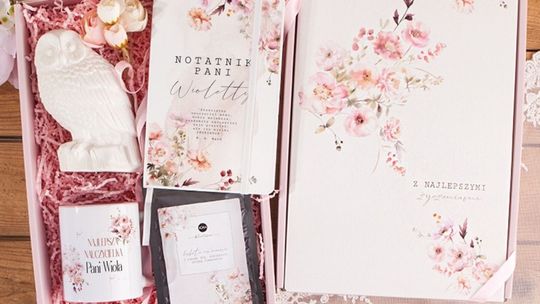 Najlepsze prezenty dla nauczycielki – 20 pomysłów na każdą okazję