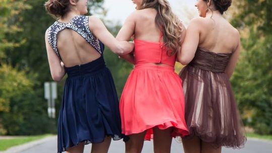 Najmodniejsze sukienki na wesele