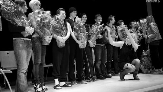 Nasi ludzie w Hadze czyli "Nadzy i martwi"