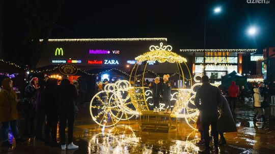 Nastolatkowie zniszczyli świąteczną iluminację