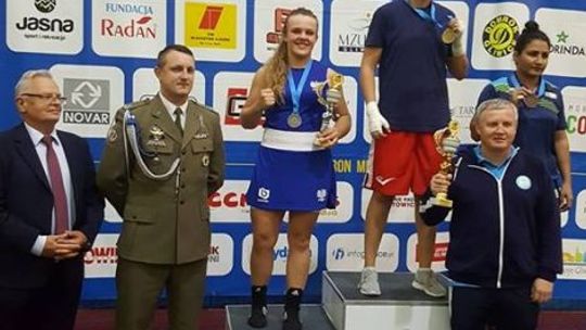 Nasza bokserka z medalem mistrzostw Śląska