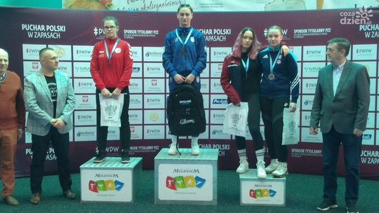 Natalia Zaręba ze srebrnym medalem zapaśniczego Pucharu Polski