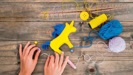 Nici solidarności. Uszyjmy pluszaki dla dzieci z Ukrainy