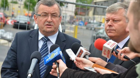 Nie oddadzą dworca w terminie?