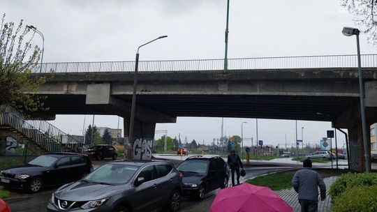 Nie parkuj pod wiaduktem na ul. Żeromskiego!