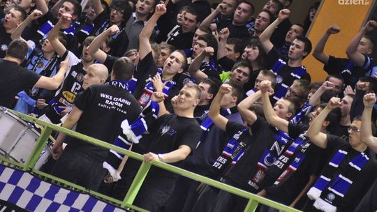 Nie stracić cennych punktów. Czarni podejmą Ślepsk Suwałki