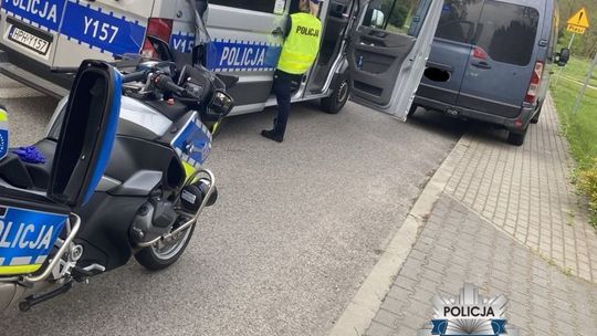 Nie zatrzymał się do kontroli, bo mu się śpieszyło