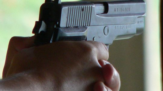 Nielegalna broń i rosyjska ruletka.