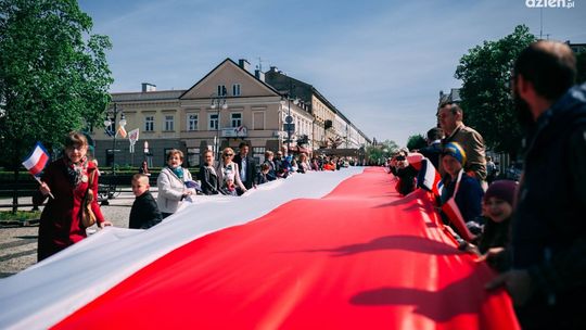 Niesamowity widok! Zobacz 100-metrową flagę Polski