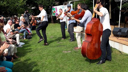 "Niespodziewany Początek Jesieni" w rytmie czardasza
