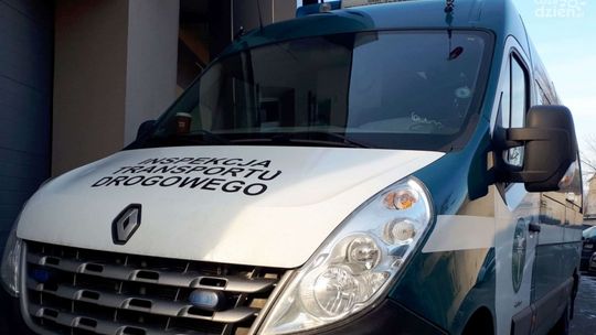 Niesprawna ciężarówka zanieczyszczała środowisko