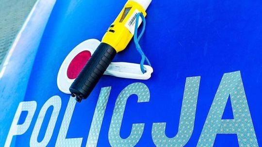 Nietrzeźwa kierująca spowodowała kolizję. W samochodzie przewoziła dzieci