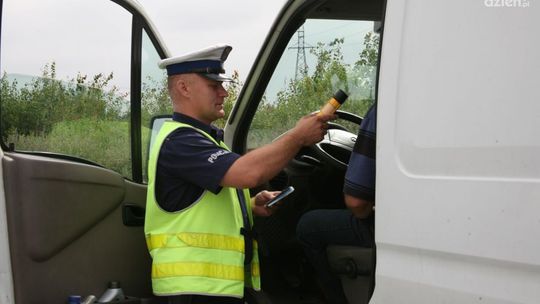 Nietrzeźwi kierowcy zatrzymani przez policję