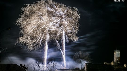 Niezwykły pokaz fajerwerków w Iłży [ZDJĘCIA, WIDEO]