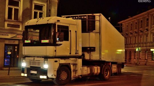 Nocny tranzyt przez centrum!