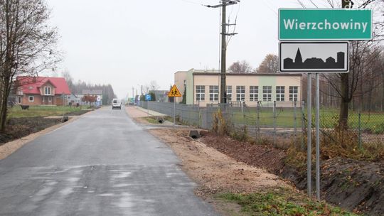 Nowa droga przy szkole w Wierzchowinach