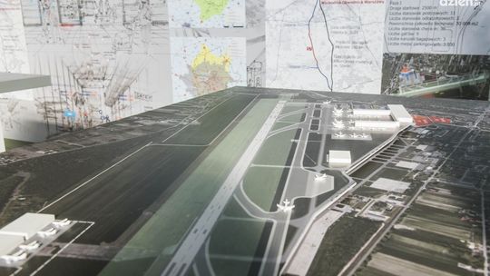 Nowa jezdnia będzie omijała wydłużony pas startowy radomskiego lotniska  